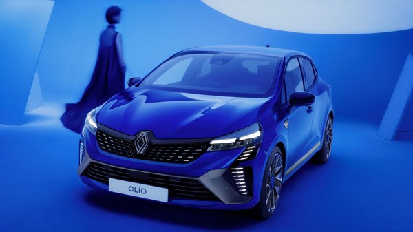 Renault Clio full hybrid E-Tech - new grille, full LED headlights