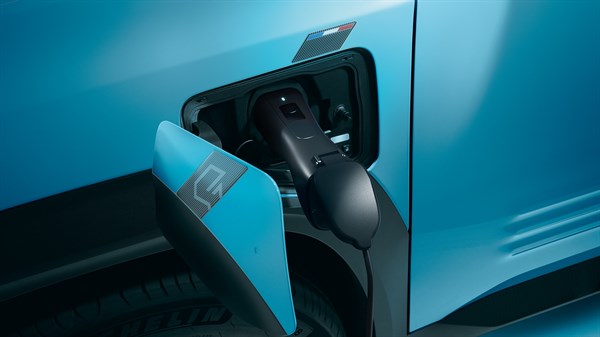 optimised charging on the road - Renault 4 E-Tech electric