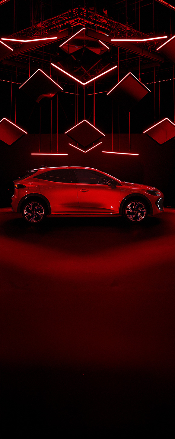 Νέο Renault Clio σε κόκκινο χρώμα - πλαϊνή λήψη