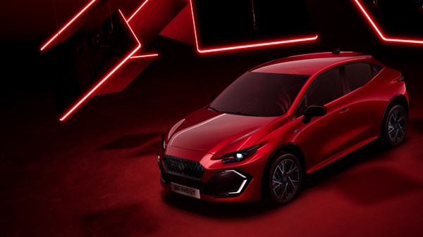 Renault Clio – σμιλευμένη σιλουέτα