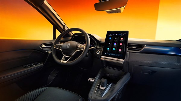connected driving - Renault Captur full hybrid E-Tech