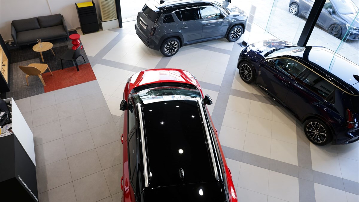 Κυριακούδης ΑΕ: Με 2 νέα καταστήματα Renault & Dacia στην Αττική