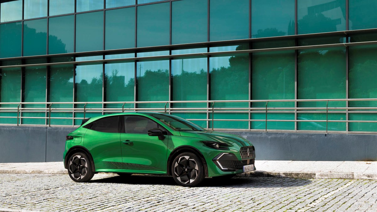 Clio Techno Eco-G 120 hp EDC