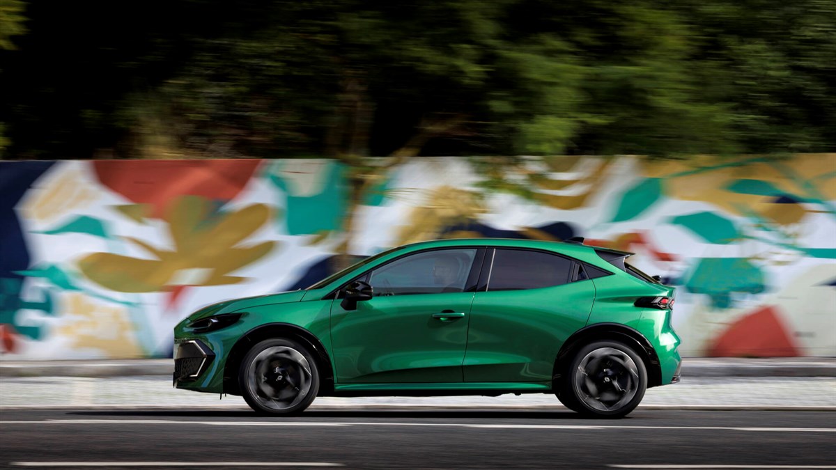Clio Techno Eco-G 120 hp EDC