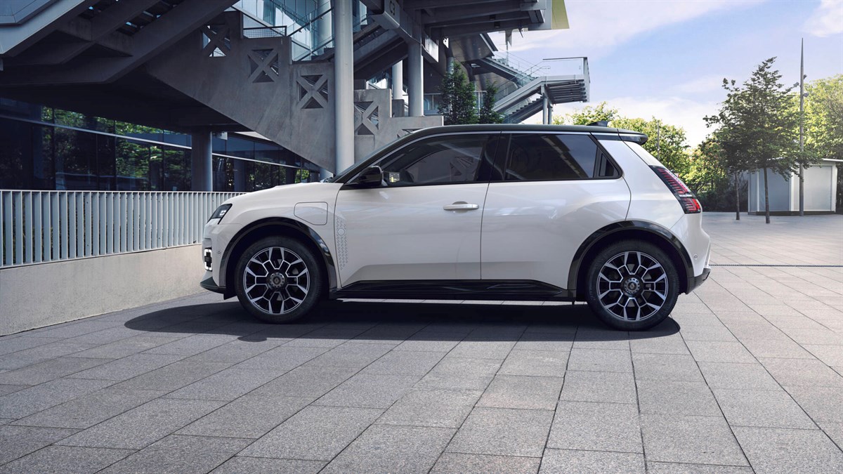 Renault 5 E-Tech electric Roland-Garros