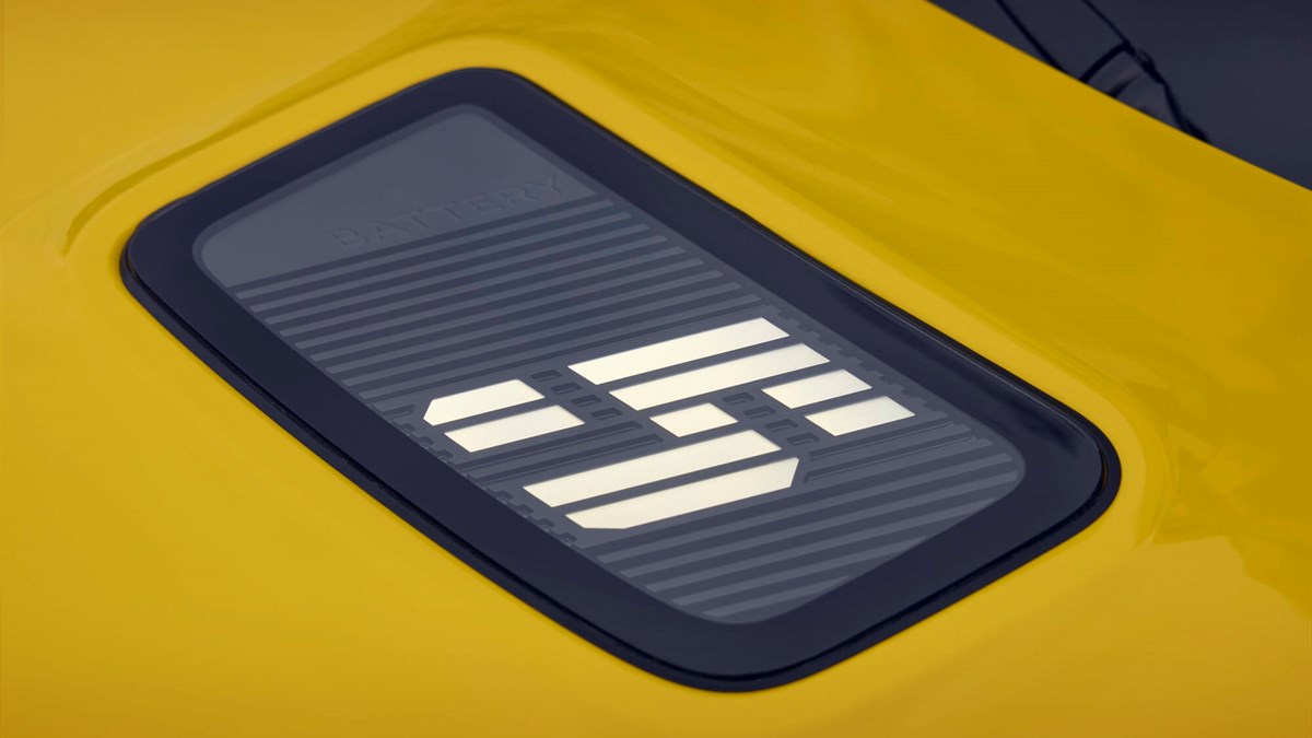 Renault 5 E-Tech electric - iconic cinq version - Pop Yellow